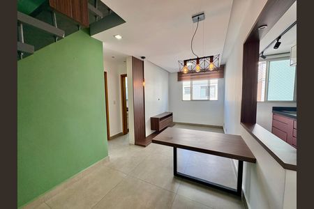 Apartamento para alugar com 105m², 3 quartos e 1 vaga Apartamento para alugar com 105m², 3 quartos e 1 vagaSala