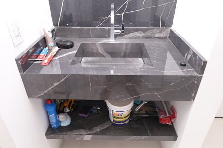 Apartamento para alugar com 34m², 2 quartos e sem vagaBanheiro