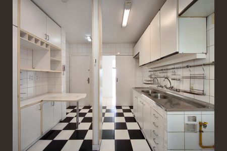 Apartamento à venda com 80m², 3 quartos e 2 vagasCozinha