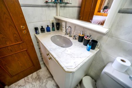 Apartamento à venda com 93m², 3 quartos e 2 vagas Apartamento à venda com 93m², 3 quartos e 2 vagasBanheiro da suíte