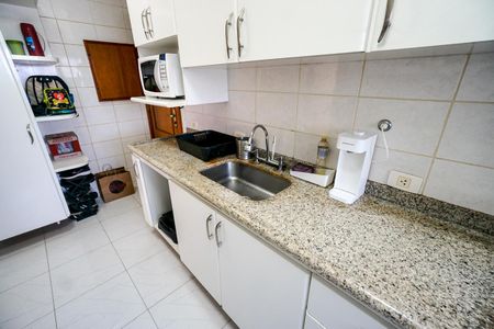 Apartamento à venda com 93m², 3 quartos e 2 vagas Apartamento à venda com 93m², 3 quartos e 2 vagasCozinha