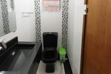 Casa à venda com 120m², 2 quartos e 2 vagasLavabo