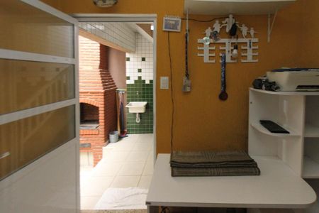 Casa à venda com 120m², 2 quartos e 2 vagasQuarto de Serviço