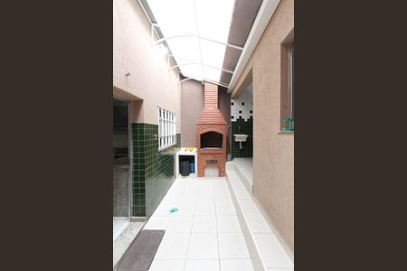 Casa à venda com 120m², 2 quartos e 2 vagasQuintal