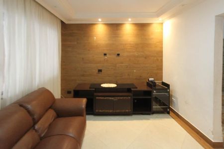 Casa à venda com 120m², 2 quartos e 2 vagasSala