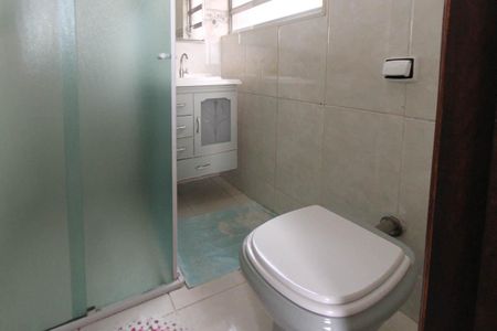 Casa à venda com 120m², 2 quartos e 2 vagasBanheiro da Suite