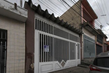 Casa à venda com 120m², 2 quartos e 2 vagasFachada +  Placa