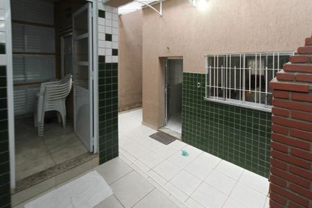 Casa à venda com 120m², 2 quartos e 2 vagasQuintal