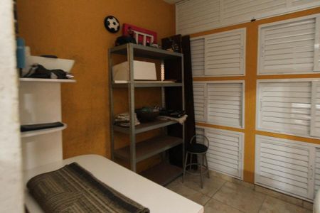 Casa à venda com 120m², 2 quartos e 2 vagasQuarto de Serviço