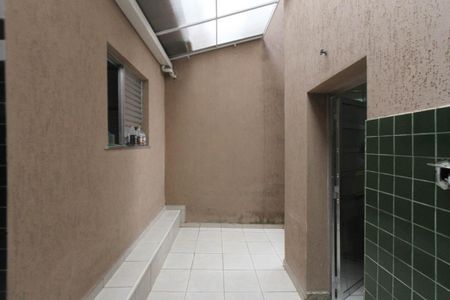 Casa à venda com 120m², 2 quartos e 2 vagasCorredor