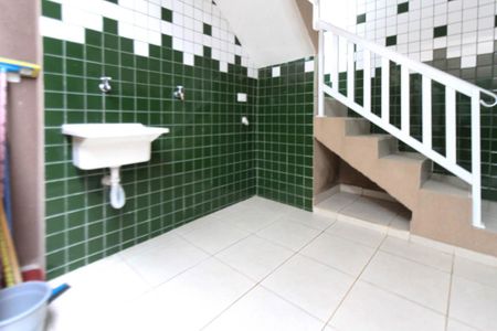 Casa à venda com 120m², 2 quartos e 2 vagasQuintal