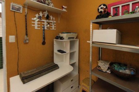 Casa à venda com 120m², 2 quartos e 2 vagasQuarto de Serviço