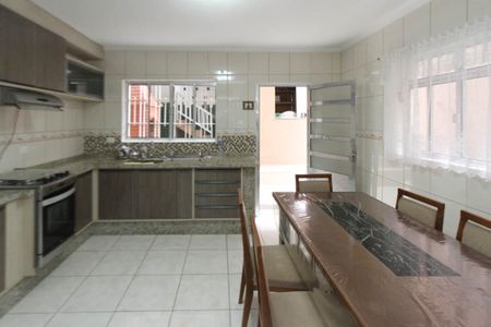 Casa à venda com 120m², 2 quartos e 2 vagasCozinha