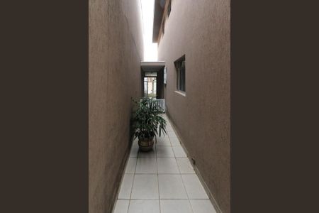 Casa à venda com 120m², 2 quartos e 2 vagasCorredor