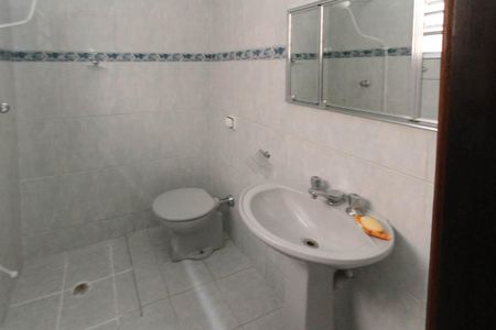 Casa à venda com 120m², 2 quartos e 2 vagasBanheiro da Suite 02