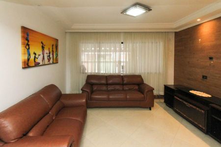 Casa à venda com 120m², 2 quartos e 2 vagasSala