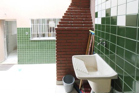 Casa à venda com 120m², 2 quartos e 2 vagasQuintal