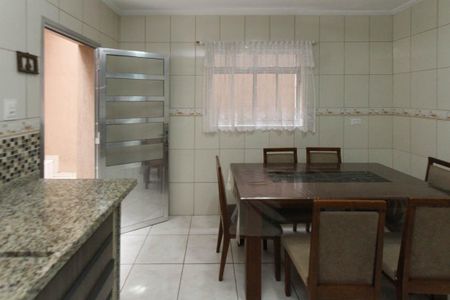 Casa à venda com 120m², 2 quartos e 2 vagasCozinha