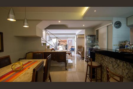 Casa à venda com 140m², 3 quartos e 1 vagaSala de Jantar