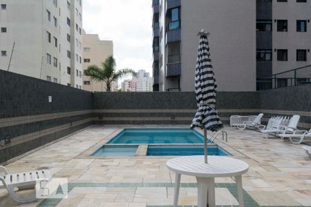 Apartamento para alugar com 100m², 3 quartos e 2 vagas Apartamento para alugar com 100m², 3 quartos e 2 vagasÁrea comum - Piscina