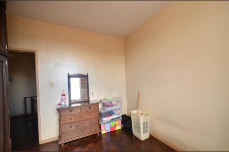 Casa à venda com 333m², 6 quartos e 3 vagas Casa à venda com 333m², 6 quartos e 3 vagasQuarto5