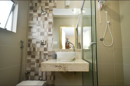 Casa à venda com 333m², 6 quartos e 3 vagas Casa à venda com 333m², 6 quartos e 3 vagasBanheiro3