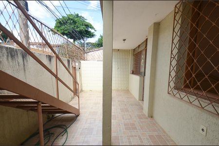 Casa à venda com 333m², 6 quartos e 3 vagas Casa à venda com 333m², 6 quartos e 3 vagasEntrada