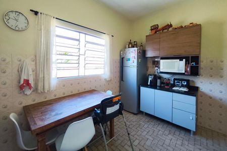 Casa à venda com 279m², 3 quartos e 2 vagas Casa à venda com 279m², 3 quartos e 2 vagasCozinha