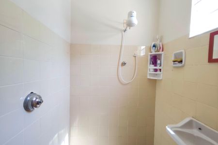 Casa à venda com 279m², 3 quartos e 2 vagas Casa à venda com 279m², 3 quartos e 2 vagasBanheiro Suíte