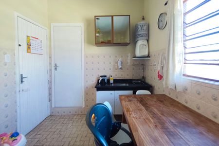 Casa à venda com 279m², 3 quartos e 2 vagas Casa à venda com 279m², 3 quartos e 2 vagasCozinha