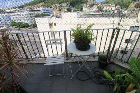 Apartamento à venda com 115m², 4 quartos e 2 vagasVaranda