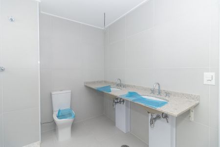 Apartamento à venda com 176m², 3 quartos e 3 vagasBanheiro Master