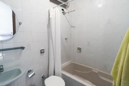 Casa à venda com 93m², 2 quartos e 2 vagas Casa à venda com 93m², 2 quartos e 2 vagasBanheiro da Suíte