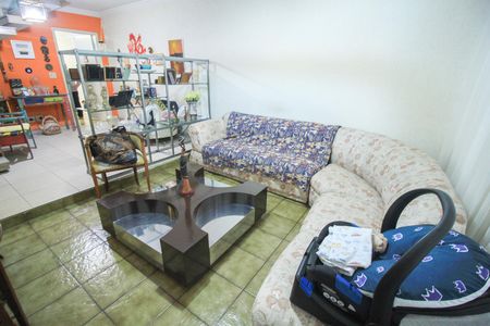 Casa à venda com 180m², 3 quartos e 4 vagas Casa à venda com 180m², 3 quartos e 4 vagasSala