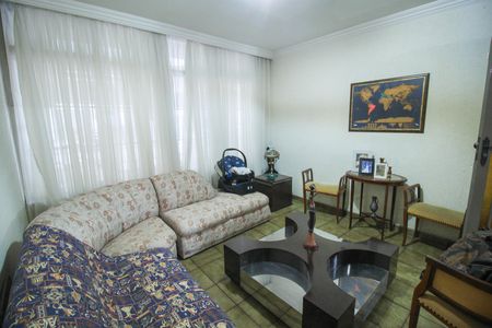 Casa à venda com 180m², 3 quartos e 4 vagas Casa à venda com 180m², 3 quartos e 4 vagasSala