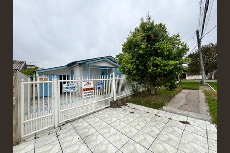 Casa à venda com 136m², 3 quartos e 2 vagasFachada + Plaquinha