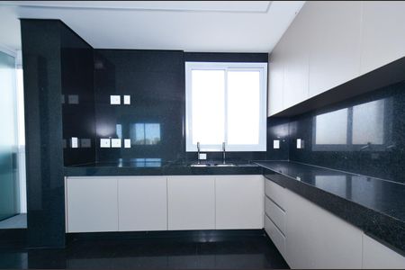 Apartamento para alugar com 139m², 4 quartos e 3 vagas Apartamento para alugar com 139m², 4 quartos e 3 vagasCozinha