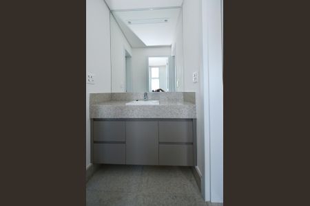 Apartamento para alugar com 139m², 4 quartos e 3 vagas Apartamento para alugar com 139m², 4 quartos e 3 vagasBanheiro Semi-Suíte