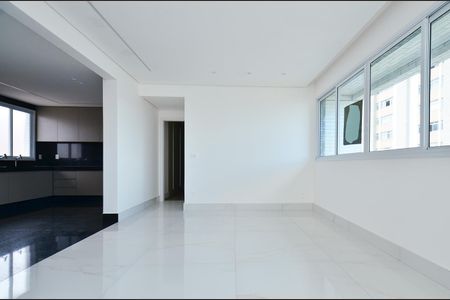 Apartamento para alugar com 139m², 4 quartos e 3 vagas Apartamento para alugar com 139m², 4 quartos e 3 vagasSala ambientes