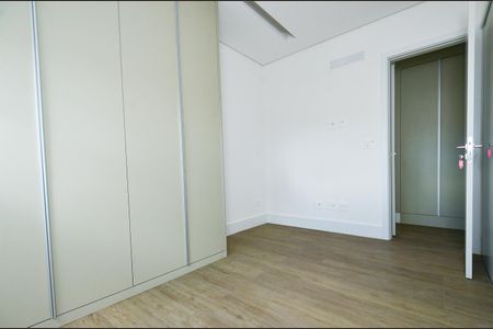 Apartamento para alugar com 139m², 4 quartos e 3 vagas Apartamento para alugar com 139m², 4 quartos e 3 vagasQuarto 1 - Semi-Suíte