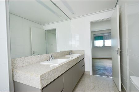 Apartamento para alugar com 139m², 4 quartos e 3 vagas Apartamento para alugar com 139m², 4 quartos e 3 vagasBanheiro suíte 1