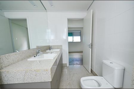 Apartamento para alugar com 139m², 4 quartos e 3 vagas Apartamento para alugar com 139m², 4 quartos e 3 vagasBanheiro suíte 1