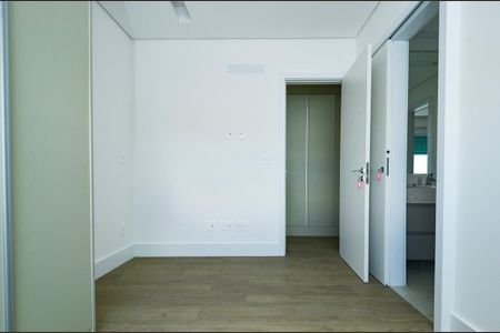 Apartamento para alugar com 139m², 4 quartos e 3 vagas Apartamento para alugar com 139m², 4 quartos e 3 vagasQuarto 1 - Semi-Suíte