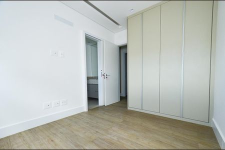 Apartamento para alugar com 139m², 4 quartos e 3 vagas Apartamento para alugar com 139m², 4 quartos e 3 vagasQuarto 2 - Semi-Suíte
