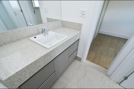 Apartamento para alugar com 139m², 4 quartos e 3 vagas Apartamento para alugar com 139m², 4 quartos e 3 vagasBanheiro Semi-Suíte