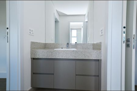 Apartamento para alugar com 139m², 4 quartos e 3 vagas Apartamento para alugar com 139m², 4 quartos e 3 vagasBanheiro Semi-Suíte