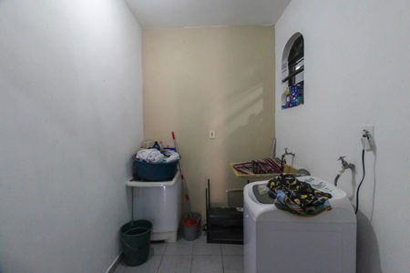 Casa à venda com 125m², 5 quartos e 2 vagas Casa à venda com 125m², 5 quartos e 2 vagasÁrea de Serviço - Casa 2