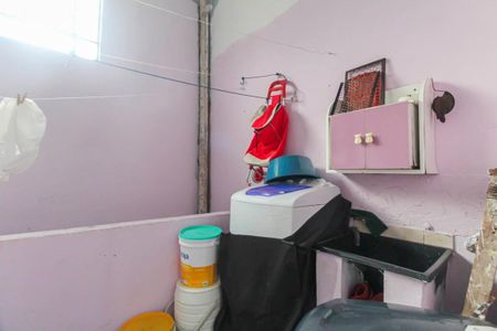 Casa à venda com 125m², 5 quartos e 2 vagas Casa à venda com 125m², 5 quartos e 2 vagasÁrea de Serviço - Casa 4