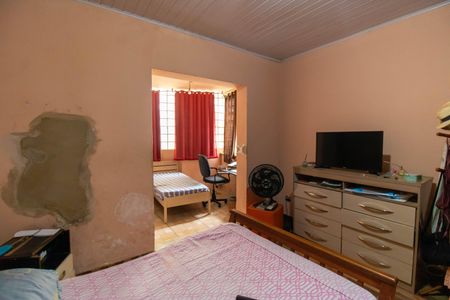 Casa à venda com 250m², 3 quartos e 3 vagas Casa à venda com 250m², 3 quartos e 3 vagasSuíte