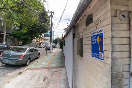 Casa à venda com 250m², 3 quartos e 3 vagas Casa à venda com 250m², 3 quartos e 3 vagasPlaquinha